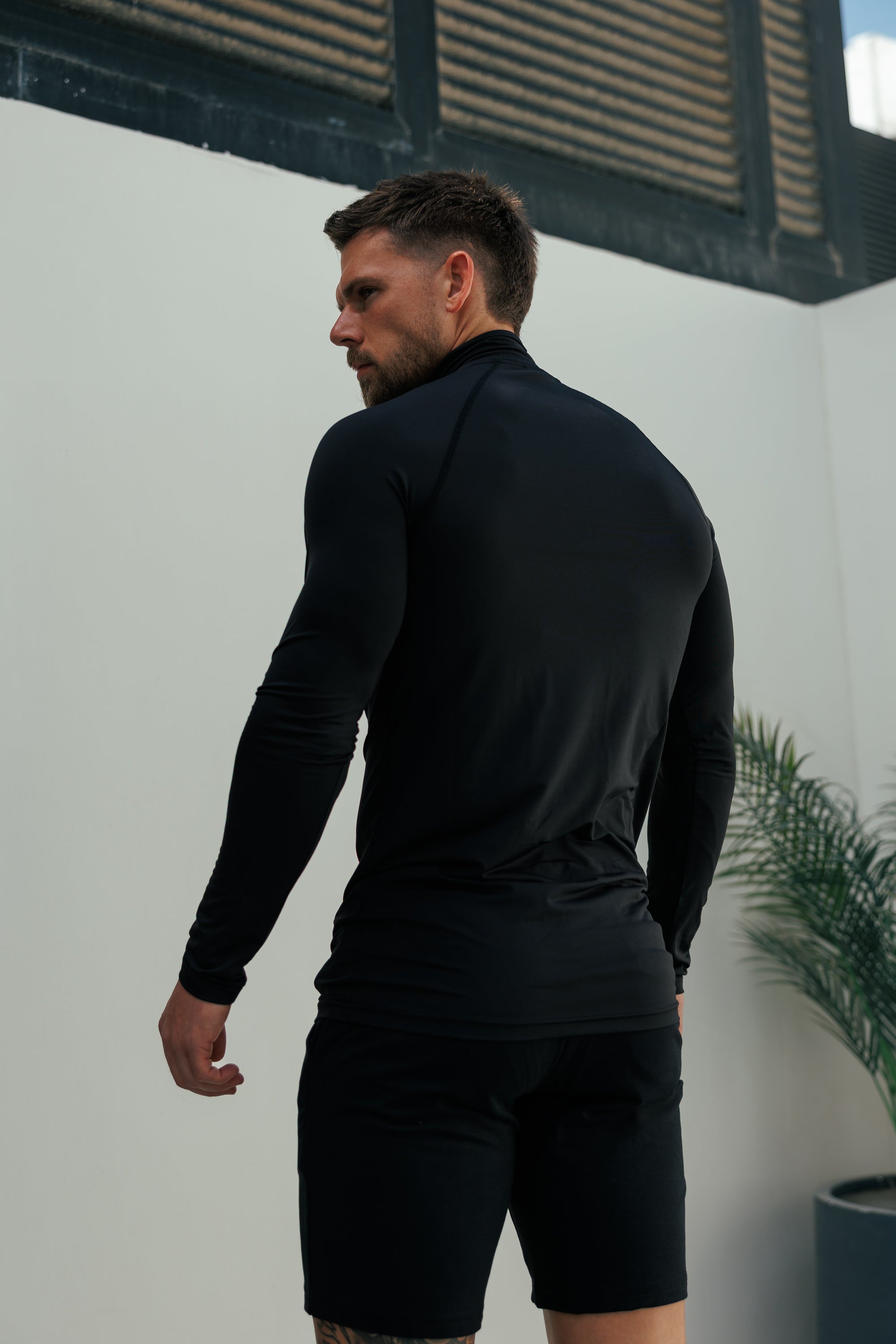 Muscle Fit Long Sleeve Black / Red Half Zip Gym Top - FSH1450