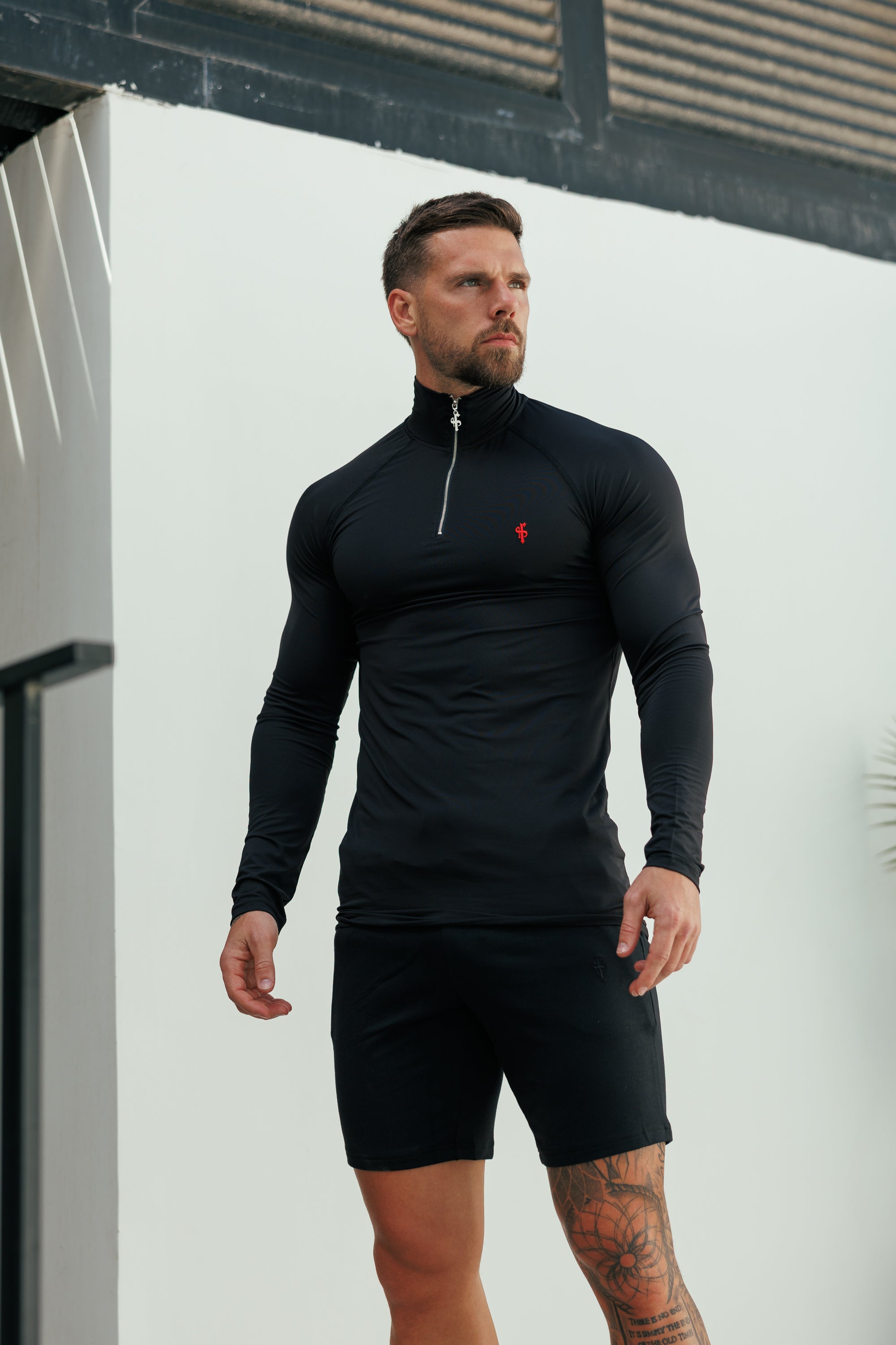 Muscle Fit Long Sleeve Black / Red Half Zip Gym Top - FSH1450