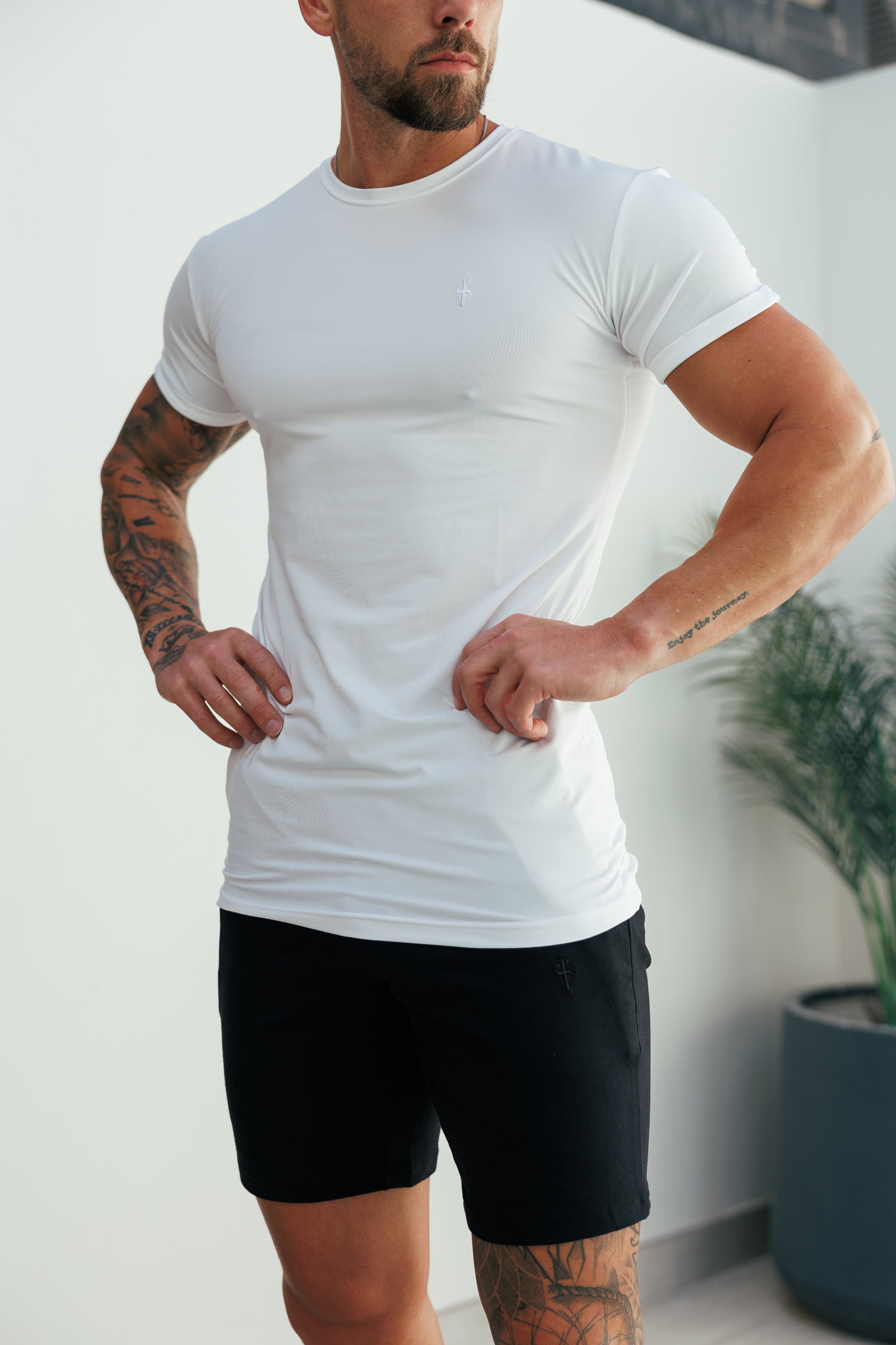 Muscle Fit White Gym Crew - FSH691