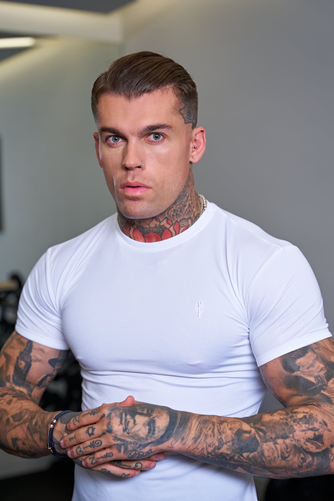 Muscle Fit White Gym Crew - FSH691